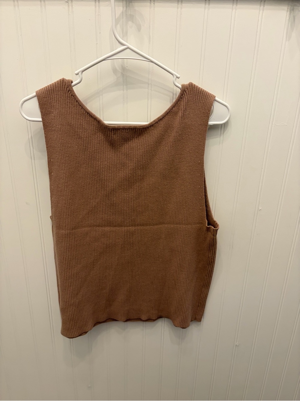 Ava & Viv Tan Ribbed V-Neck Sleeveless Knit Top - Picture 2 of 2